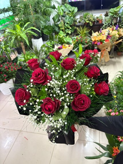 11 güllü karışık buket