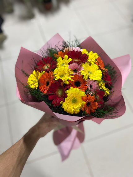 karışık renkli celbera buketi